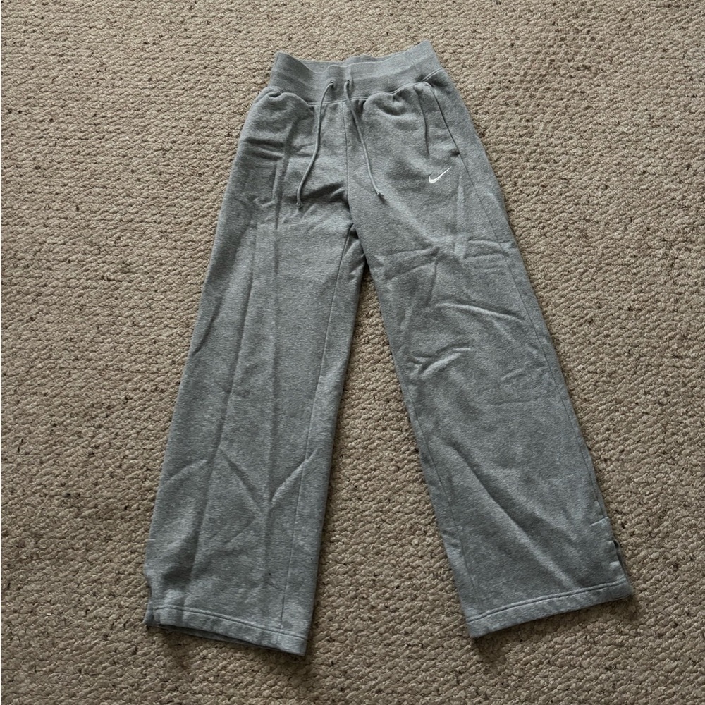 Nike Grey Straight Leg Sweatpants, Size S.